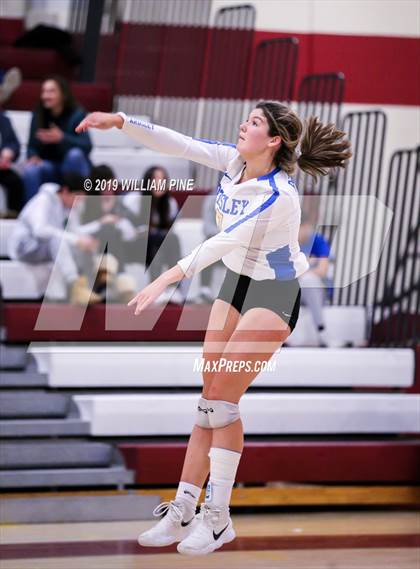 Thumbnail 3 in Ardsley vs. Red Hook (NYSPHSAA Class B Regional Semifinal) photogallery.