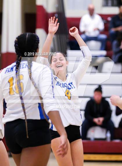 Thumbnail 2 in Ardsley vs. Red Hook (NYSPHSAA Class B Regional Semifinal) photogallery.