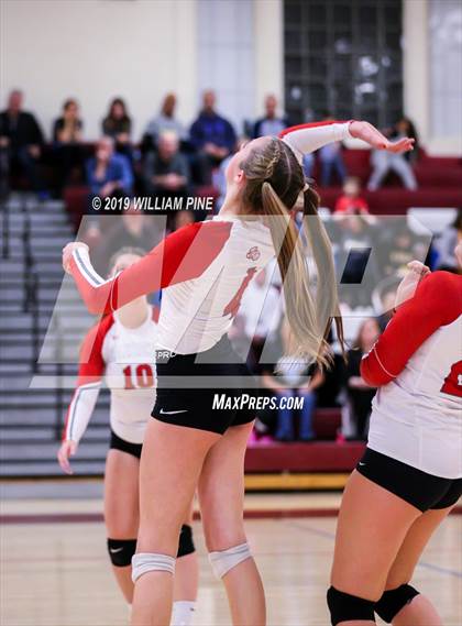 Thumbnail 1 in Ardsley vs. Red Hook (NYSPHSAA Class B Regional Semifinal) photogallery.