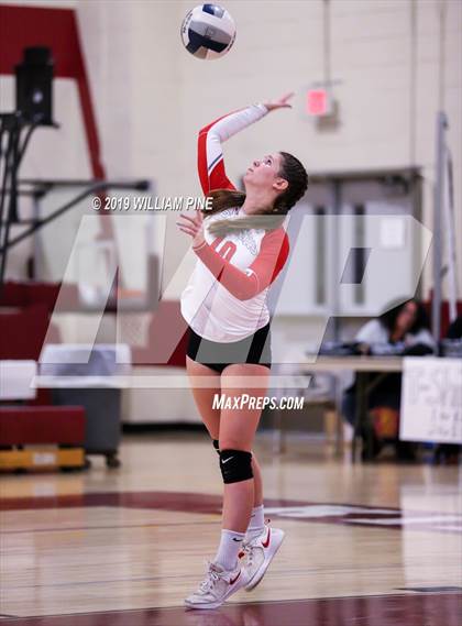 Thumbnail 2 in Ardsley vs. Red Hook (NYSPHSAA Class B Regional Semifinal) photogallery.