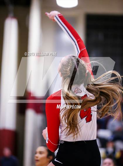 Thumbnail 1 in Ardsley vs. Red Hook (NYSPHSAA Class B Regional Semifinal) photogallery.