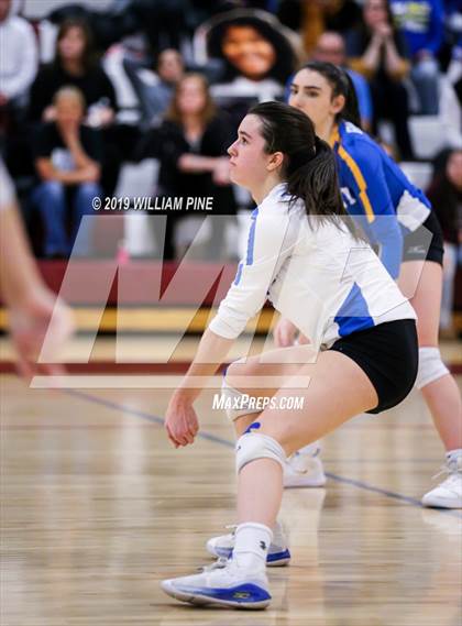 Thumbnail 1 in Ardsley vs. Red Hook (NYSPHSAA Class B Regional Semifinal) photogallery.