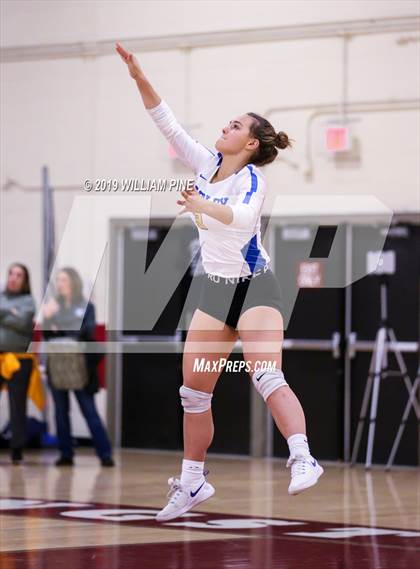 Thumbnail 1 in Ardsley vs. Red Hook (NYSPHSAA Class B Regional Semifinal) photogallery.