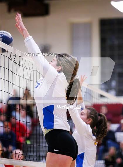 Thumbnail 2 in Ardsley vs. Red Hook (NYSPHSAA Class B Regional Semifinal) photogallery.