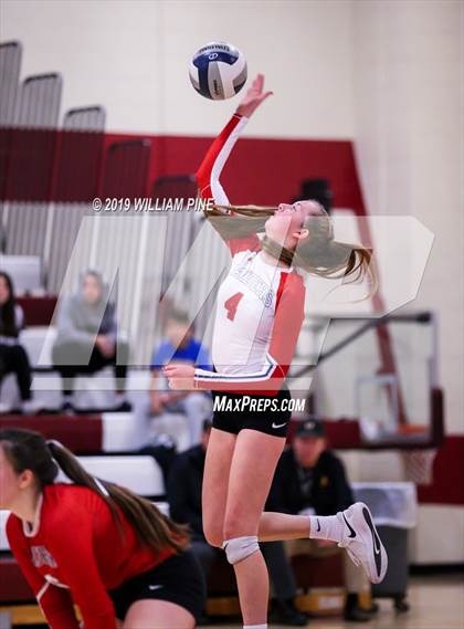 Thumbnail 1 in Ardsley vs. Red Hook (NYSPHSAA Class B Regional Semifinal) photogallery.