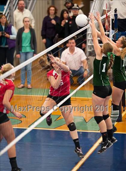 Thumbnail 3 in Ponaganset vs. Coventry (RIIL D1 Final) photogallery.