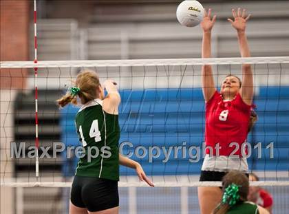 Thumbnail 3 in Ponaganset vs. Coventry (RIIL D1 Final) photogallery.