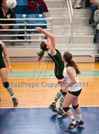 Thumbnail 2 in Ponaganset vs. Coventry (RIIL D1 Final) photogallery.