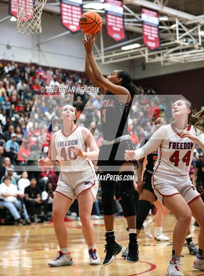 Thumbnail 2 in Freedom vs. Southeast Guilford (NCHSAA 3A Western Regional Final) photogallery.