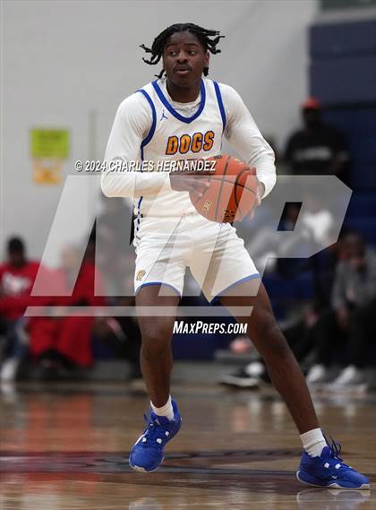 Thumbnail 2 in Washington vs Chapel Hill (UIL 4A Region III Semifinal) photogallery.