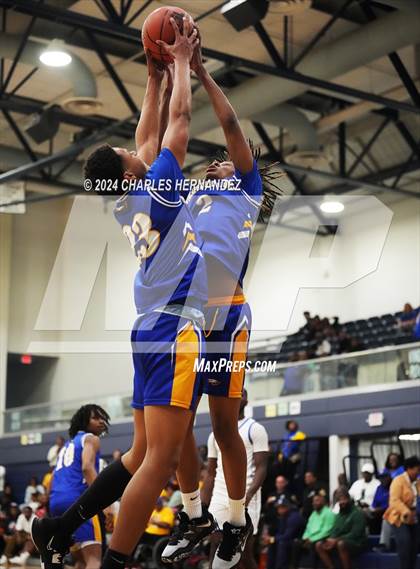 Thumbnail 2 in Washington vs Chapel Hill (UIL 4A Region III Semifinal) photogallery.