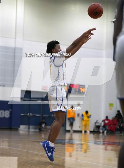 Thumbnail 3 in Washington vs Chapel Hill (UIL 4A Region III Semifinal) photogallery.