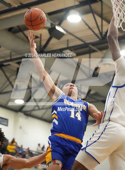 Thumbnail 2 in Washington vs Chapel Hill (UIL 4A Region III Semifinal) photogallery.