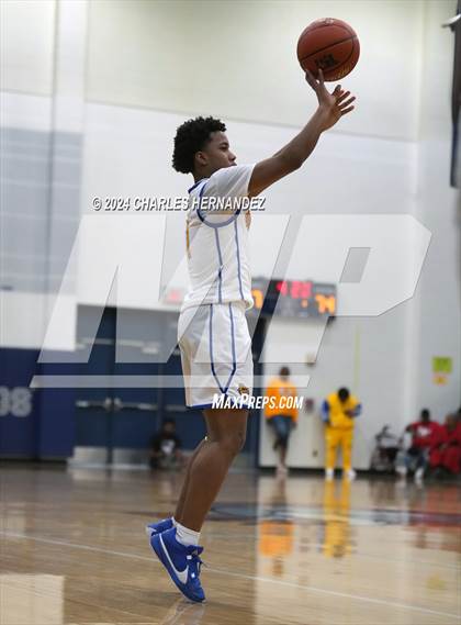 Thumbnail 2 in Washington vs Chapel Hill (UIL 4A Region III Semifinal) photogallery.