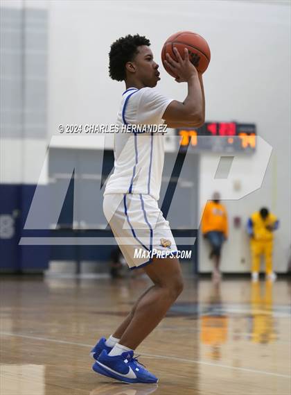 Thumbnail 2 in Washington vs Chapel Hill (UIL 4A Region III Semifinal) photogallery.