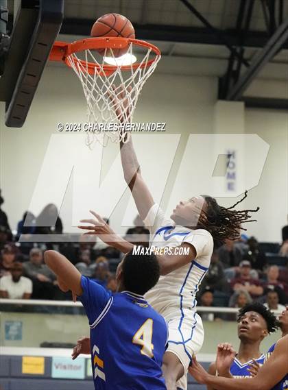 Thumbnail 3 in Washington vs Chapel Hill (UIL 4A Region III Semifinal) photogallery.