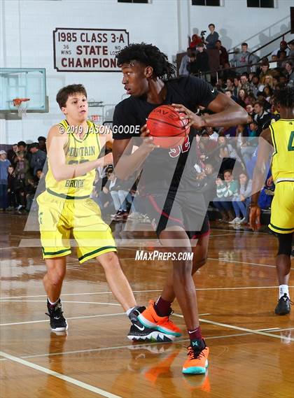 Thumbnail 3 in Memphis East vs. Mountain Brook (Hotbed Classic) photogallery.