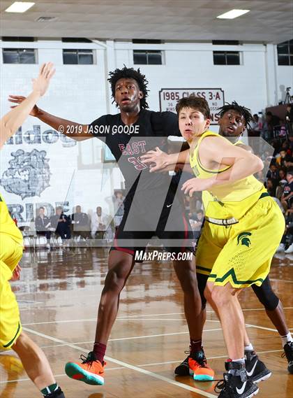 Thumbnail 3 in Memphis East vs. Mountain Brook (Hotbed Classic) photogallery.