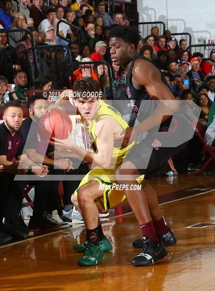 Thumbnail 3 in Memphis East vs. Mountain Brook (Hotbed Classic) photogallery.
