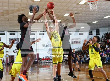 Thumbnail 2 in Memphis East vs. Mountain Brook (Hotbed Classic) photogallery.