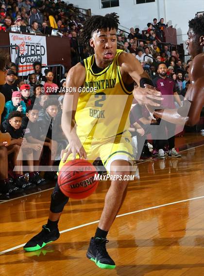 Thumbnail 3 in Memphis East vs. Mountain Brook (Hotbed Classic) photogallery.
