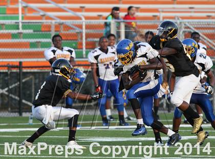 Thumbnail 3 in Wright vs. McMain (Spring Scrimmage) photogallery.