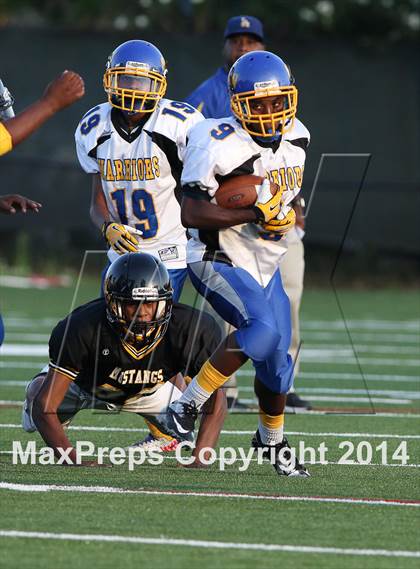 Thumbnail 2 in Wright vs. McMain (Spring Scrimmage) photogallery.