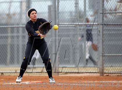 Thumbnail 1 in Crandall vs Wakeland (Forney-North Forney Invitational) photogallery.