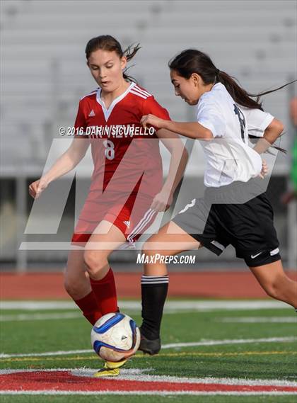 Thumbnail 2 in Maricopa vs. Mountain View (Coyote Classic Tournament) photogallery.