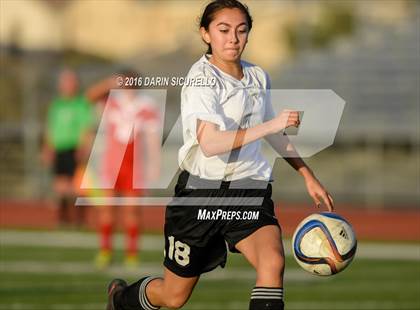 Thumbnail 2 in Maricopa vs. Mountain View (Coyote Classic Tournament) photogallery.