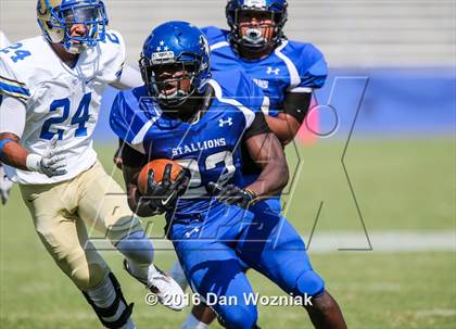 Thumbnail 2 in North Mesquite vs. Lakeview Centennial (Cotton Bowl Stadium Prep Showcase) photogallery.
