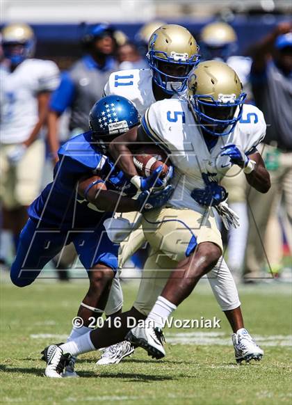 Thumbnail 2 in North Mesquite vs. Lakeview Centennial (Cotton Bowl Stadium Prep Showcase) photogallery.