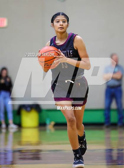 Thumbnail 1 in Santo vs Lingleville (Relentless Runnin' Cats Classic) photogallery.