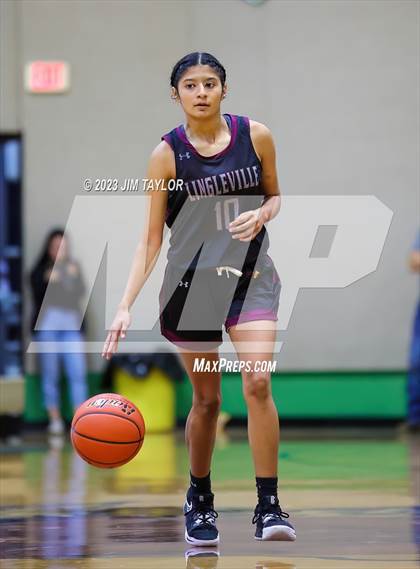 Thumbnail 2 in Santo vs Lingleville (Relentless Runnin' Cats Classic) photogallery.