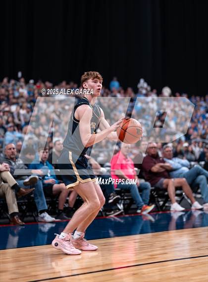 Thumbnail 1 in Turkey Valley vs. Perrin-Whitt (UIL 1A Basketball Division I Final) photogallery.