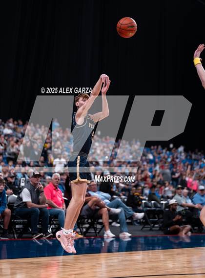 Thumbnail 1 in Turkey Valley vs. Perrin-Whitt (UIL 1A Basketball Division I Final) photogallery.