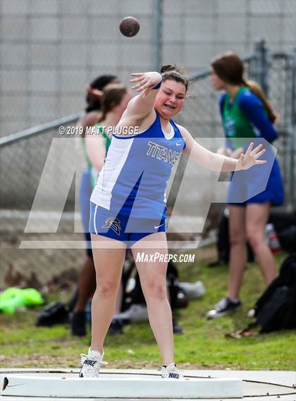 Thumbnail 1 in Kern Invitational photogallery.