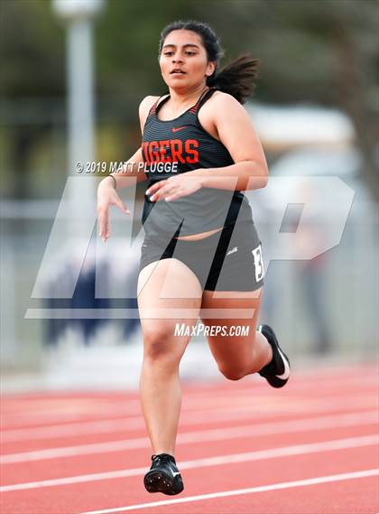 Thumbnail 3 in Kern Invitational photogallery.