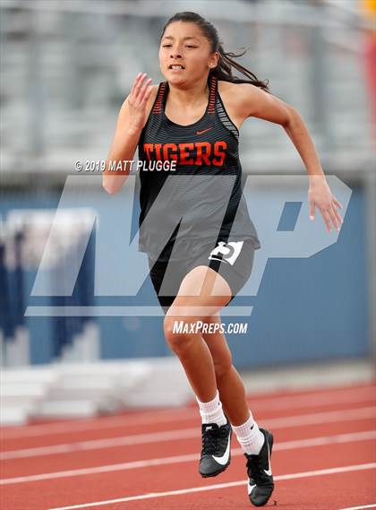Thumbnail 3 in Kern Invitational photogallery.