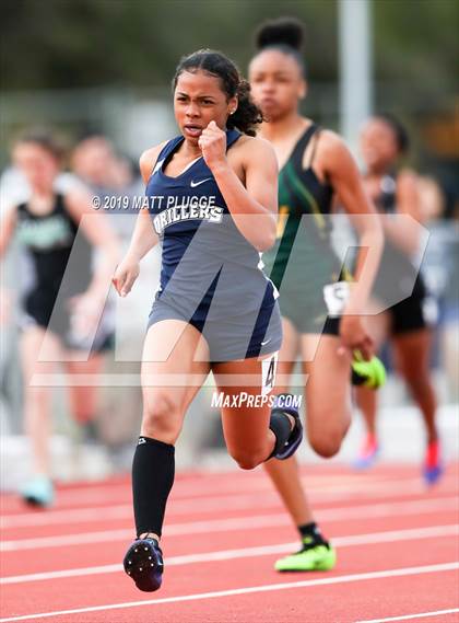 Thumbnail 1 in Kern Invitational photogallery.