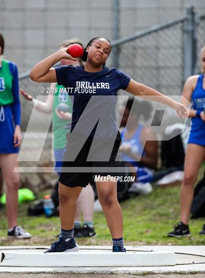 Thumbnail 3 in Kern Invitational photogallery.