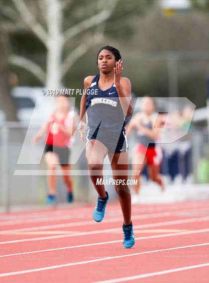 Thumbnail 1 in Kern Invitational photogallery.
