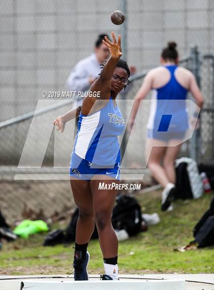Thumbnail 1 in Kern Invitational photogallery.
