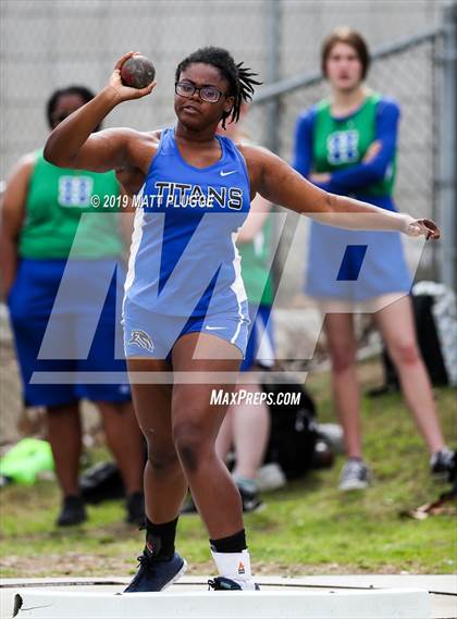 Thumbnail 3 in Kern Invitational photogallery.