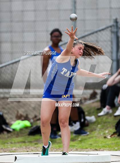 Thumbnail 2 in Kern Invitational photogallery.