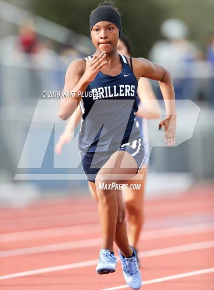 Thumbnail 2 in Kern Invitational photogallery.