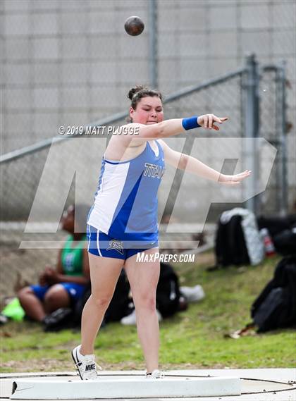 Thumbnail 2 in Kern Invitational photogallery.