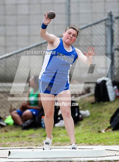 Thumbnail 3 in Kern Invitational photogallery.