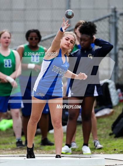 Thumbnail 3 in Kern Invitational photogallery.