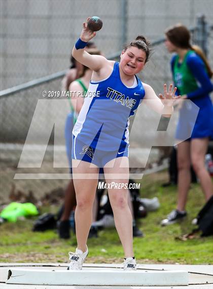Thumbnail 3 in Kern Invitational photogallery.